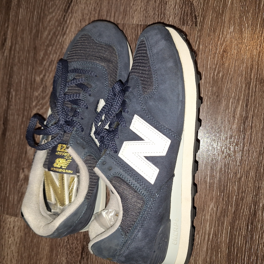 New Balance Men's Blue Sneakers